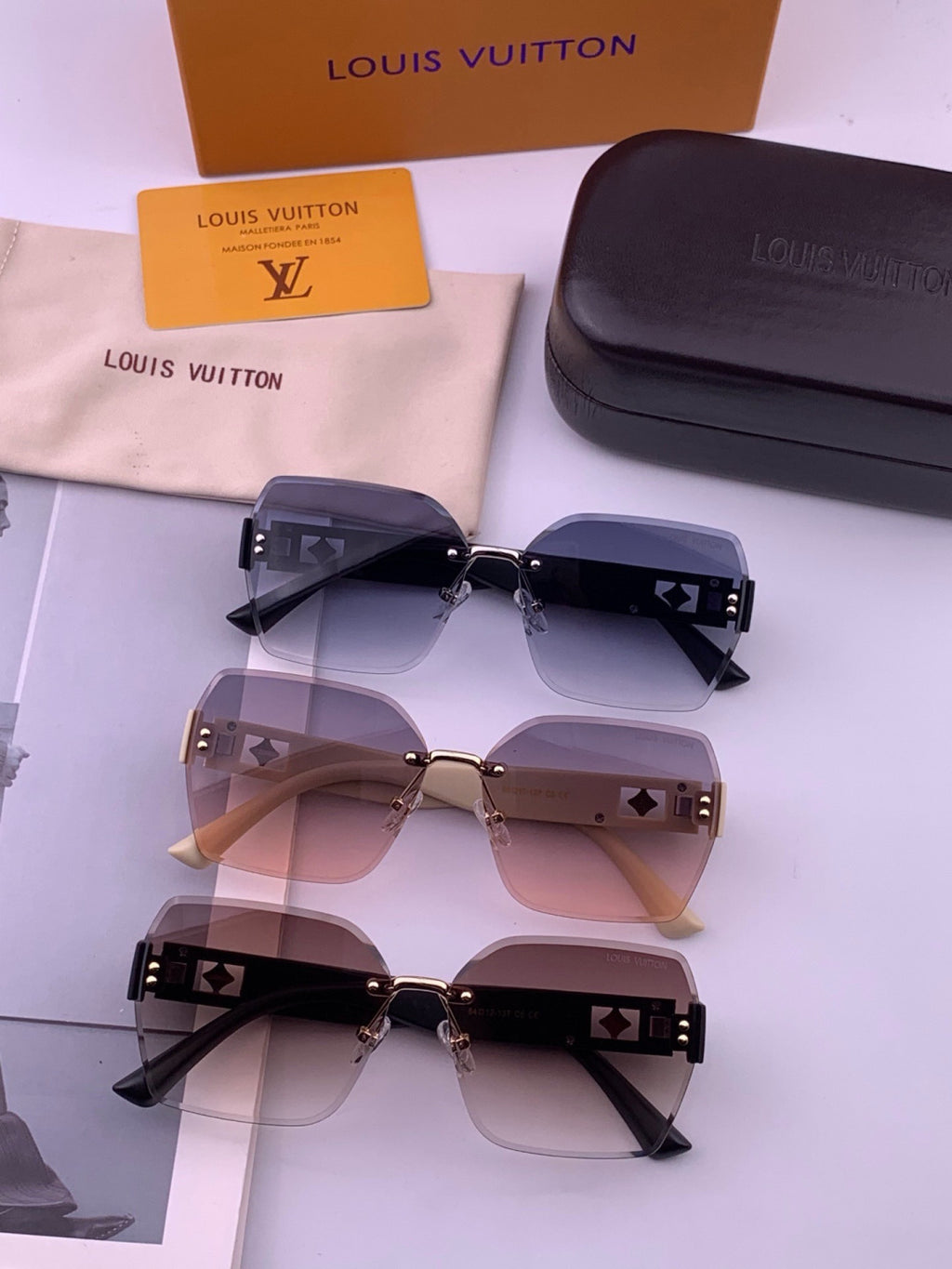 Louis Vuitton L9261 Square Black Lens Sunglasses for Men & Women - 486178 - detail image 7