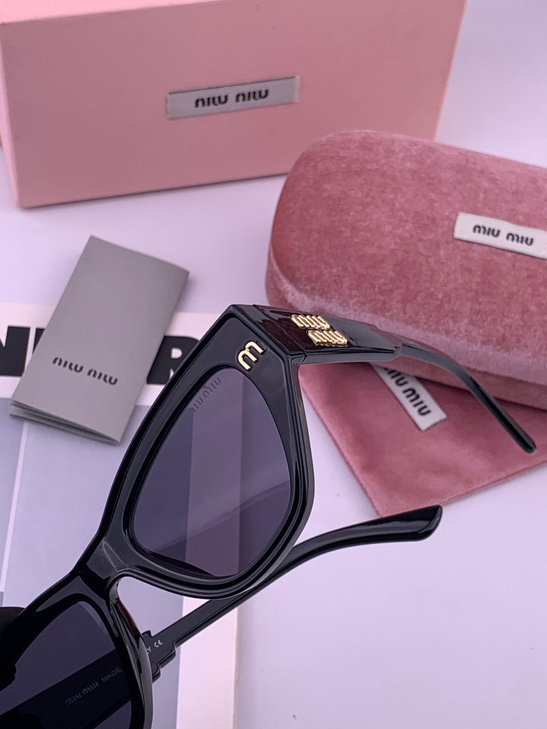 Miu Miu M8232 Fashion Brown Lens Sunglasses for Men & Women - 487648 - detail image 3