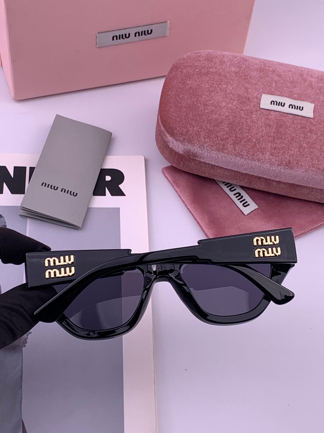 Miu Miu M8232 Fashion Brown Lens Sunglasses for Men & Women - 487648 - detail image 5