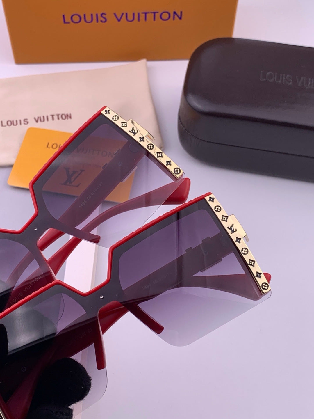 Louis Vuitton L6149 Square Black Lens Sunglasses for Men & Women - detail image 6