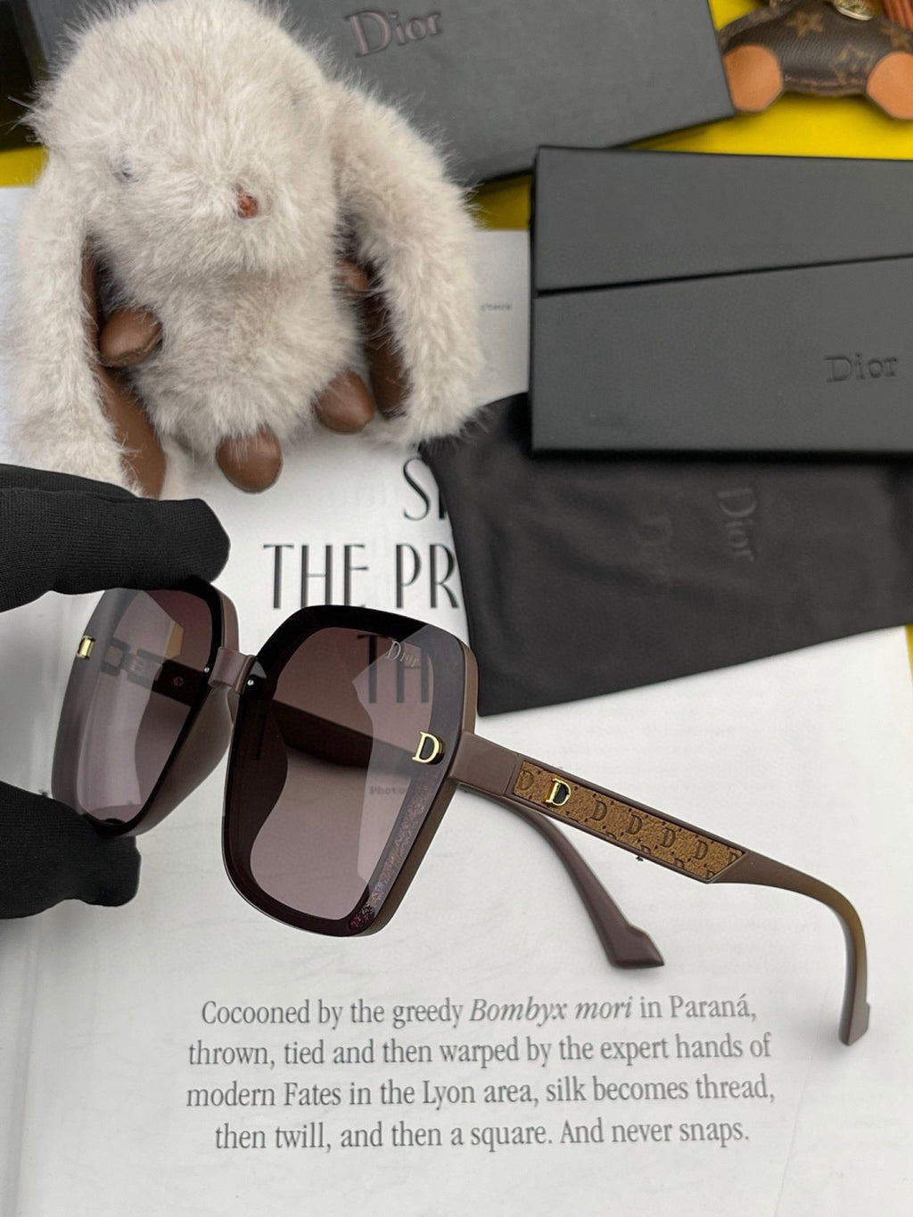 Dior D3200 Polarized Fashion Blue Lens Sunglasses for Men & Women - detail image 4
