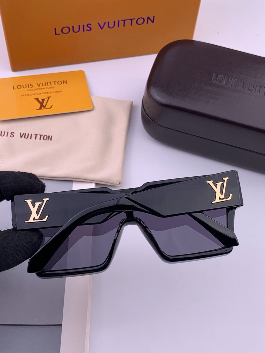 Louis Vuitton L7600 Square Black Lens Sunglasses for Women - 486174 - detail image 4