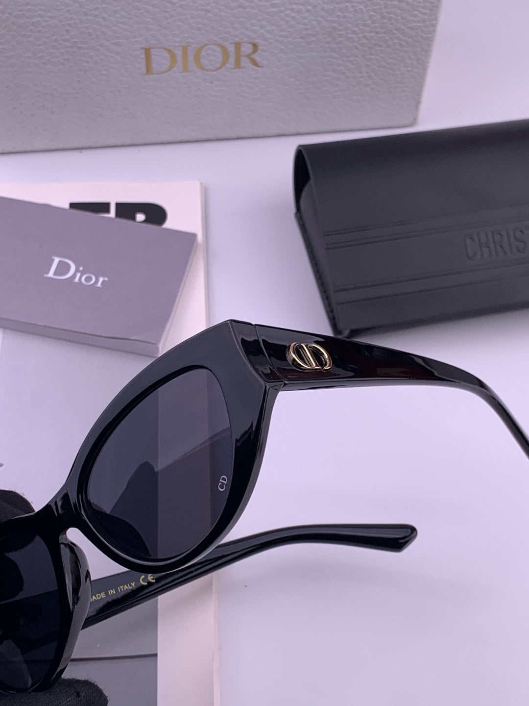 Dior D0293 Fashion Black Lens Sunglasses for Men & Women - detail image 3