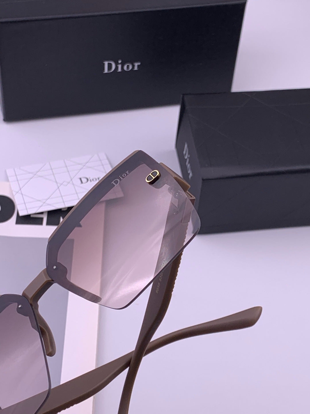 Dior D9805 Square Gold Lens Sunglasses for Men & Women - detail image 3