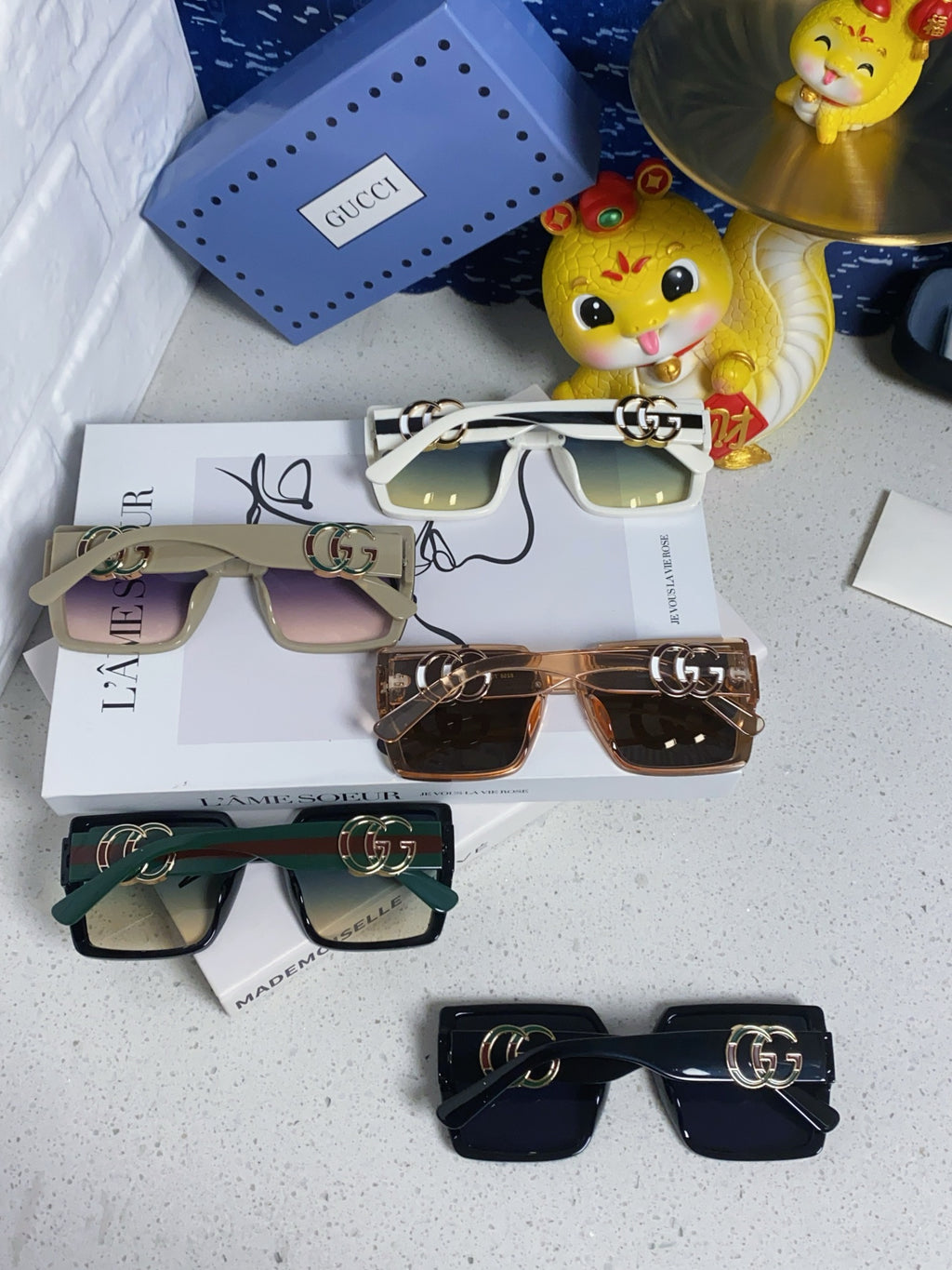 Gucci Polarized Fashion Blue Lens Sunglasses for Women - 357877 - detail image 11