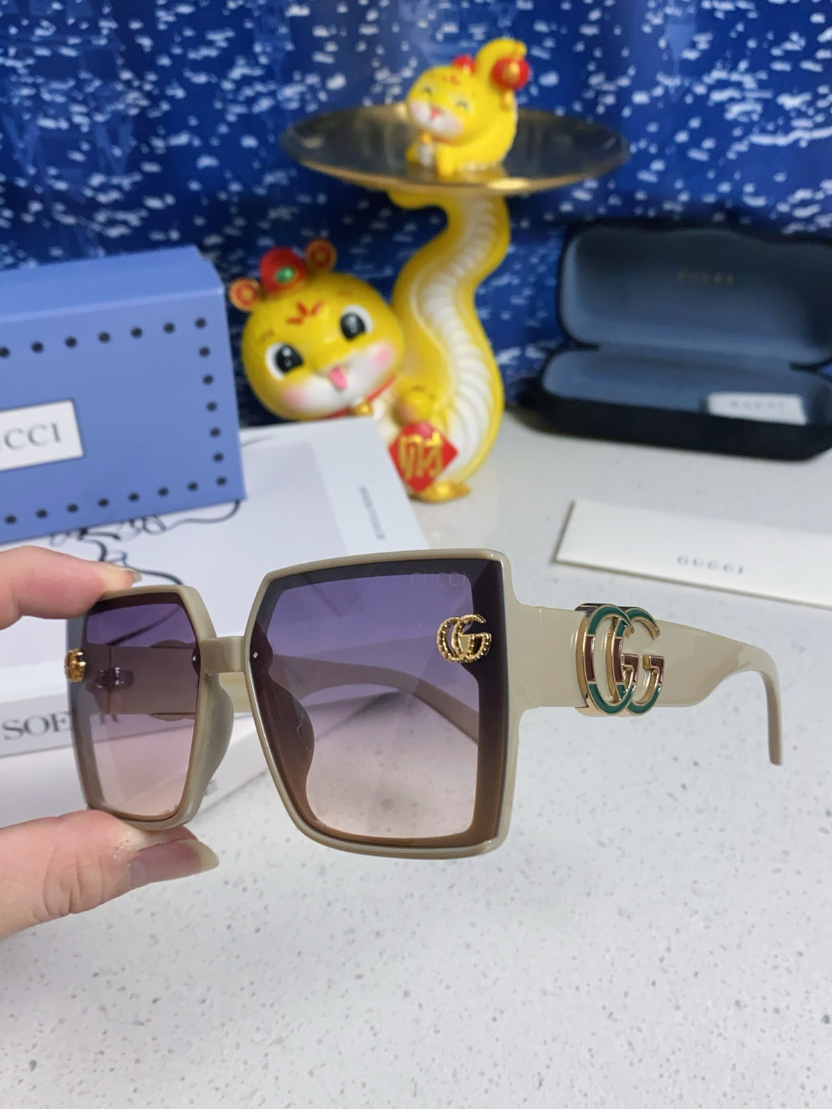 Gucci Polarized Fashion Silver Lens Sunglasses for Women - 357874 - detail image 6