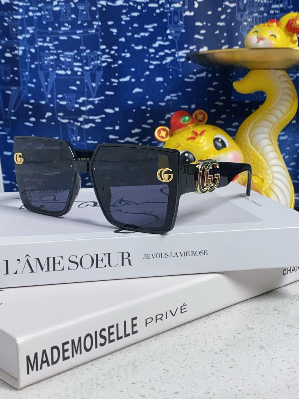 Gucci Polarized Fashion Blue Lens Sunglasses for Women - 357877
