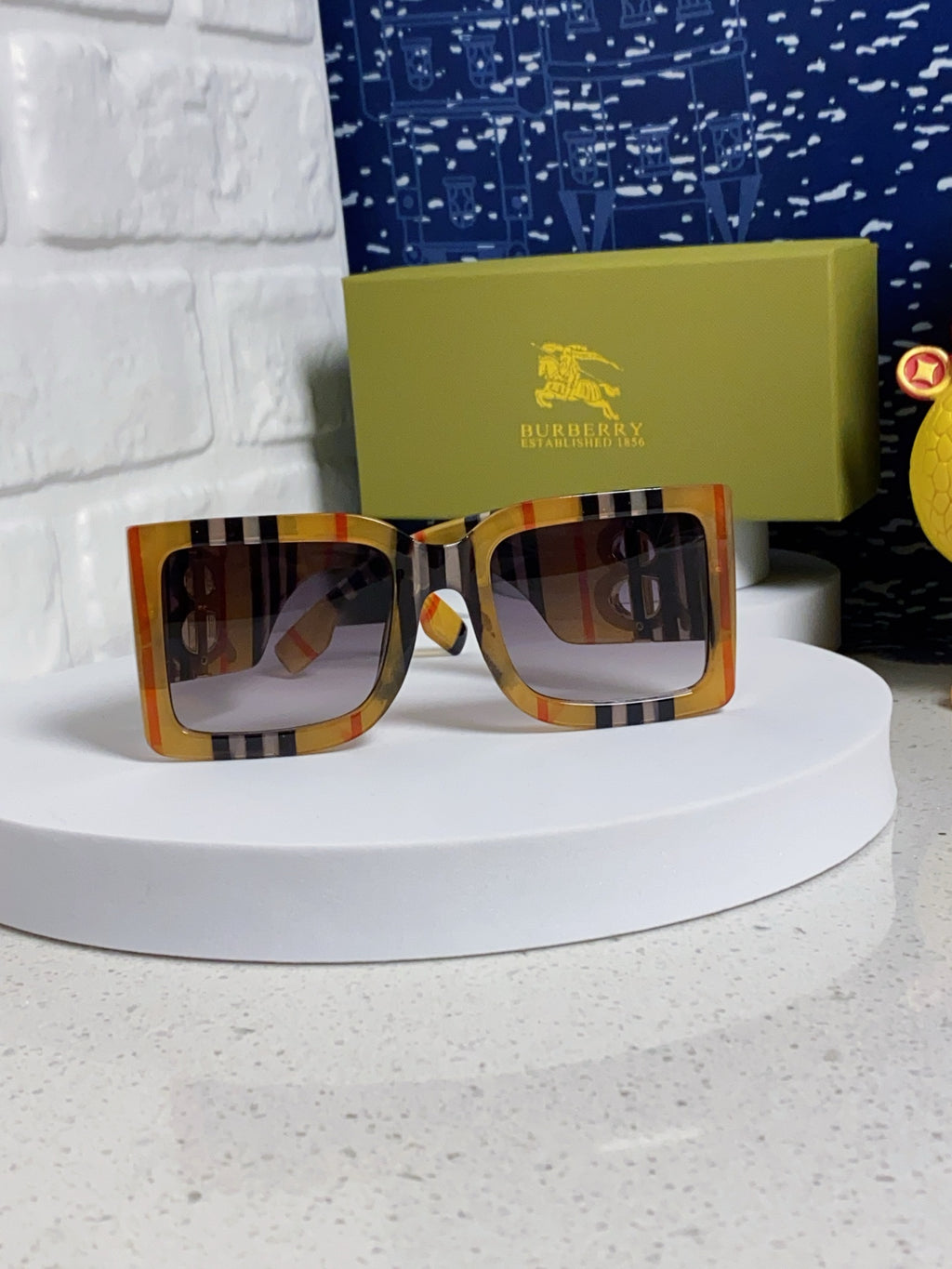 Burberry Oversized Brown Lens Sunglasses for Men & Women - 449577 - detail image 2