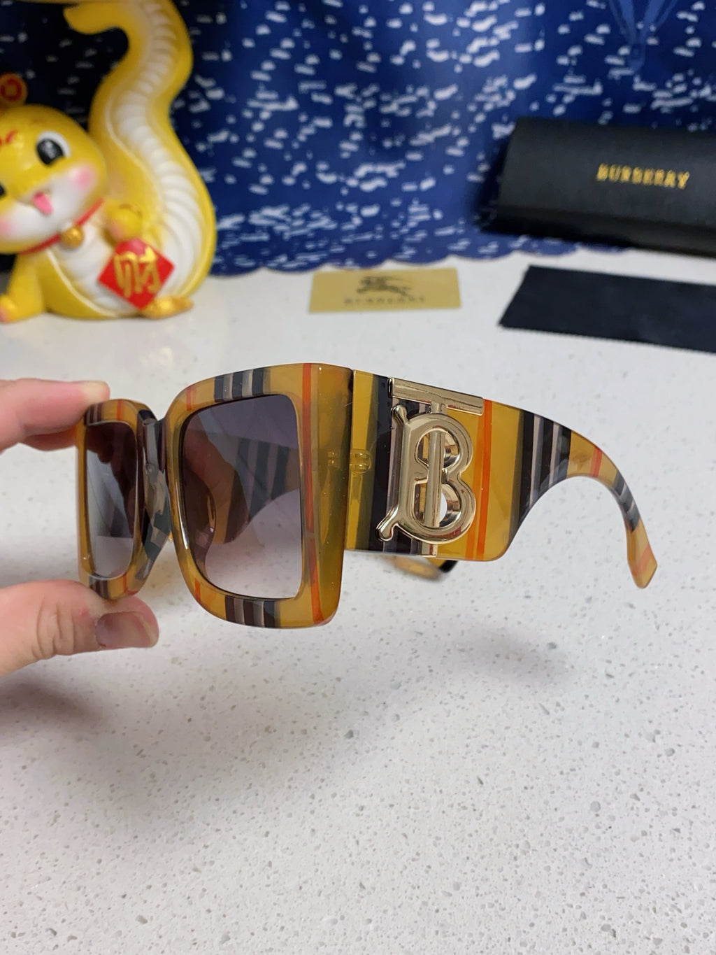 Burberry Oversized Brown Lens Sunglasses for Men & Women - 416027 - detail image 6