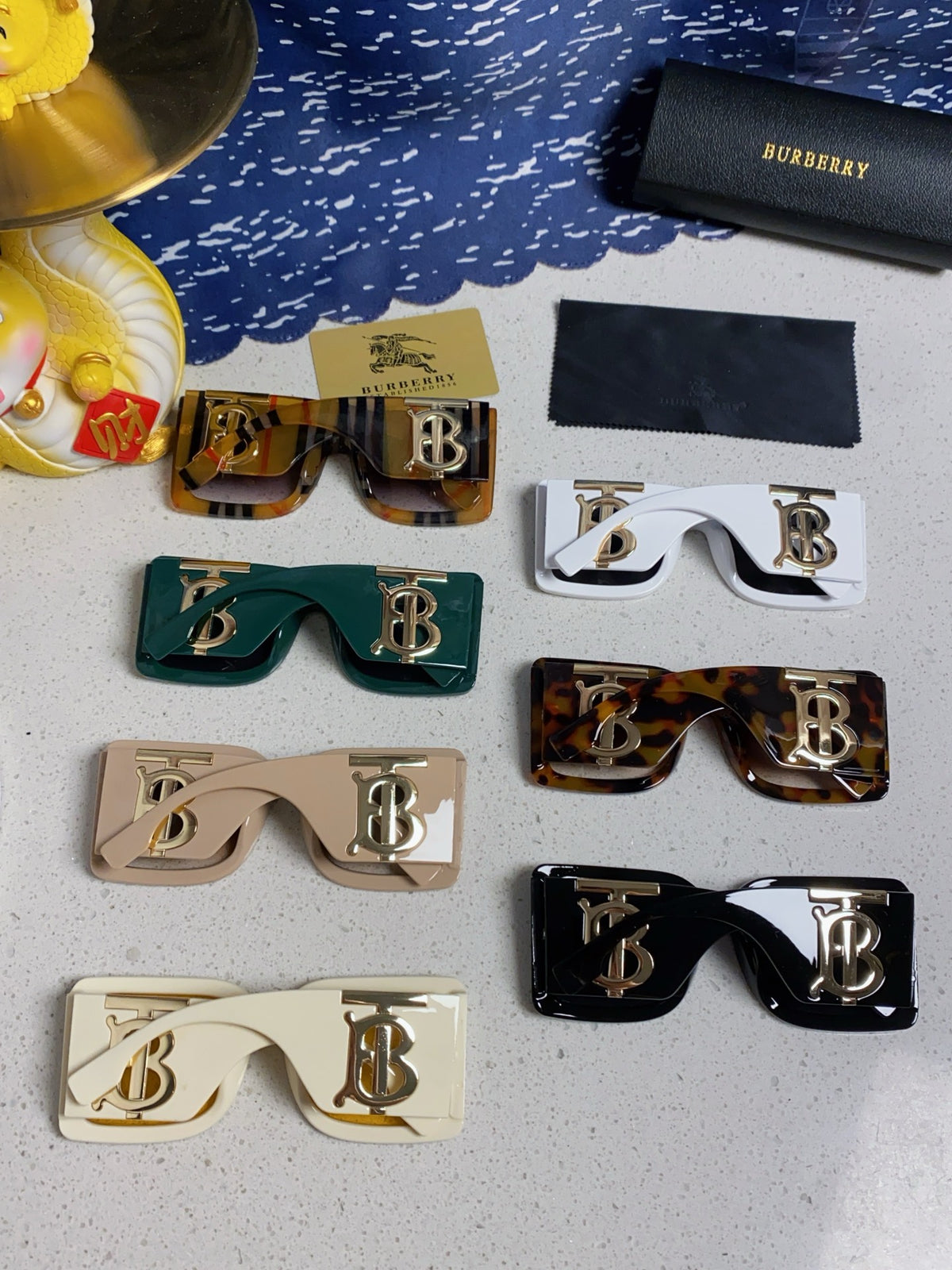 Burberry Oversized Blue Lens Sunglasses for Men & Women - 449578 - detail image 9