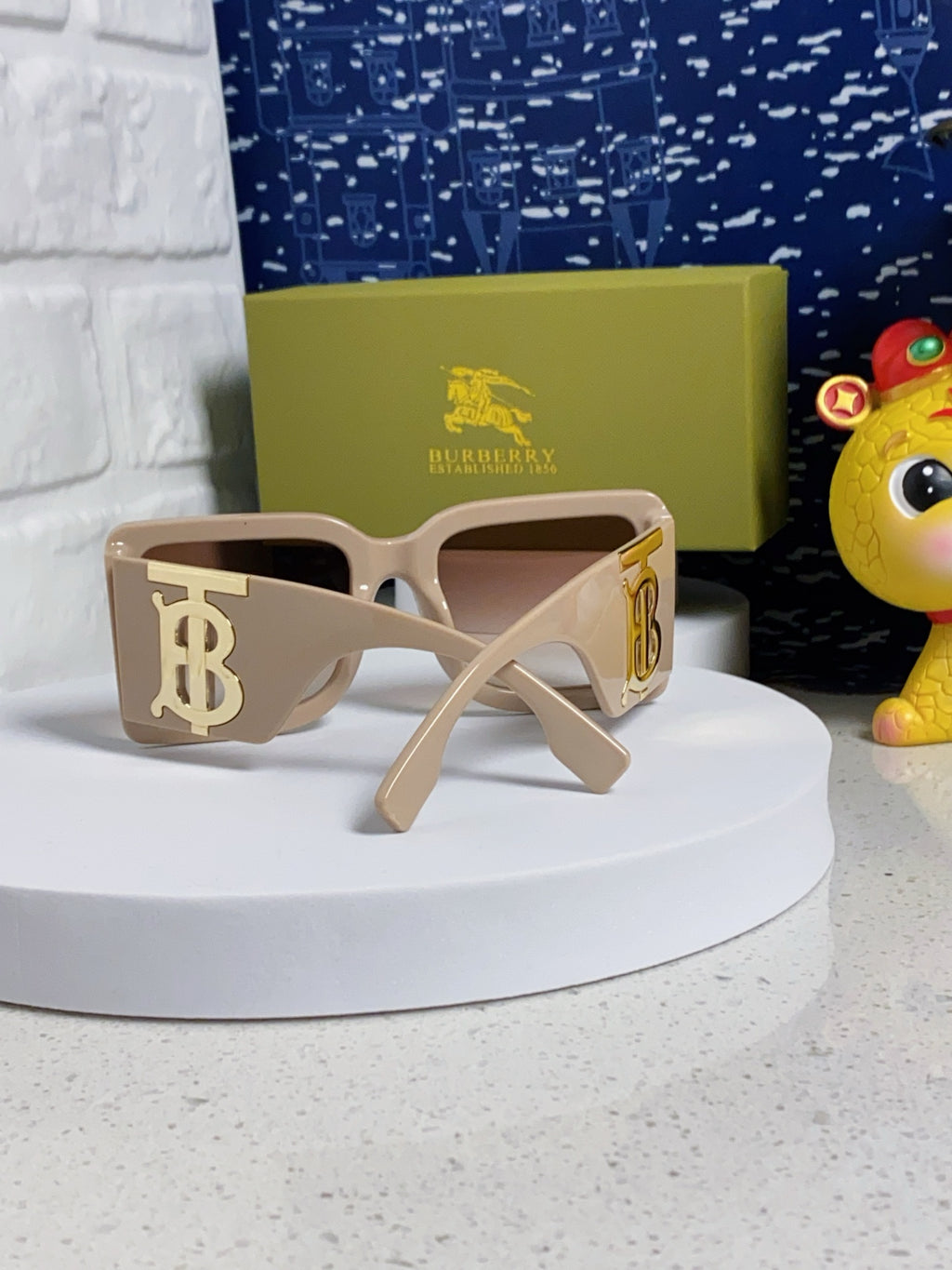 Burberry Oversized Brown Lens Sunglasses for Men & Women - 449579 - detail image 3
