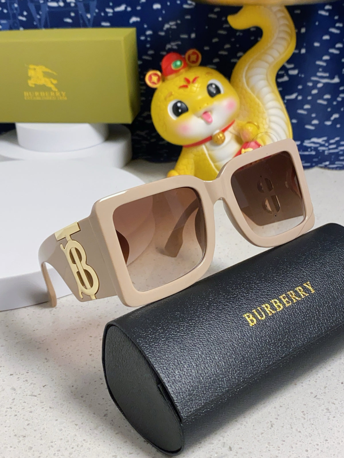 Burberry Oversized Brown Lens Sunglasses for Men & Women - 449579 - detail image 8