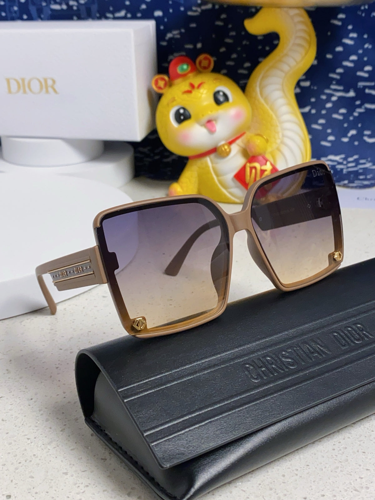 Dior Polarized Fashion Gray Lens Sunglasses for Women - 486889 - detail image 10