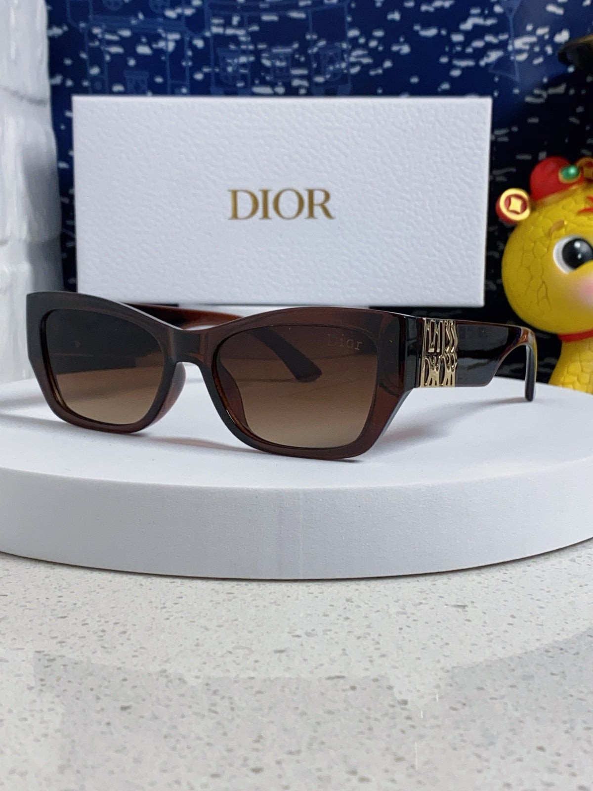 Dior Fashion Brown Lens Sunglasses for Men & Women - 431827