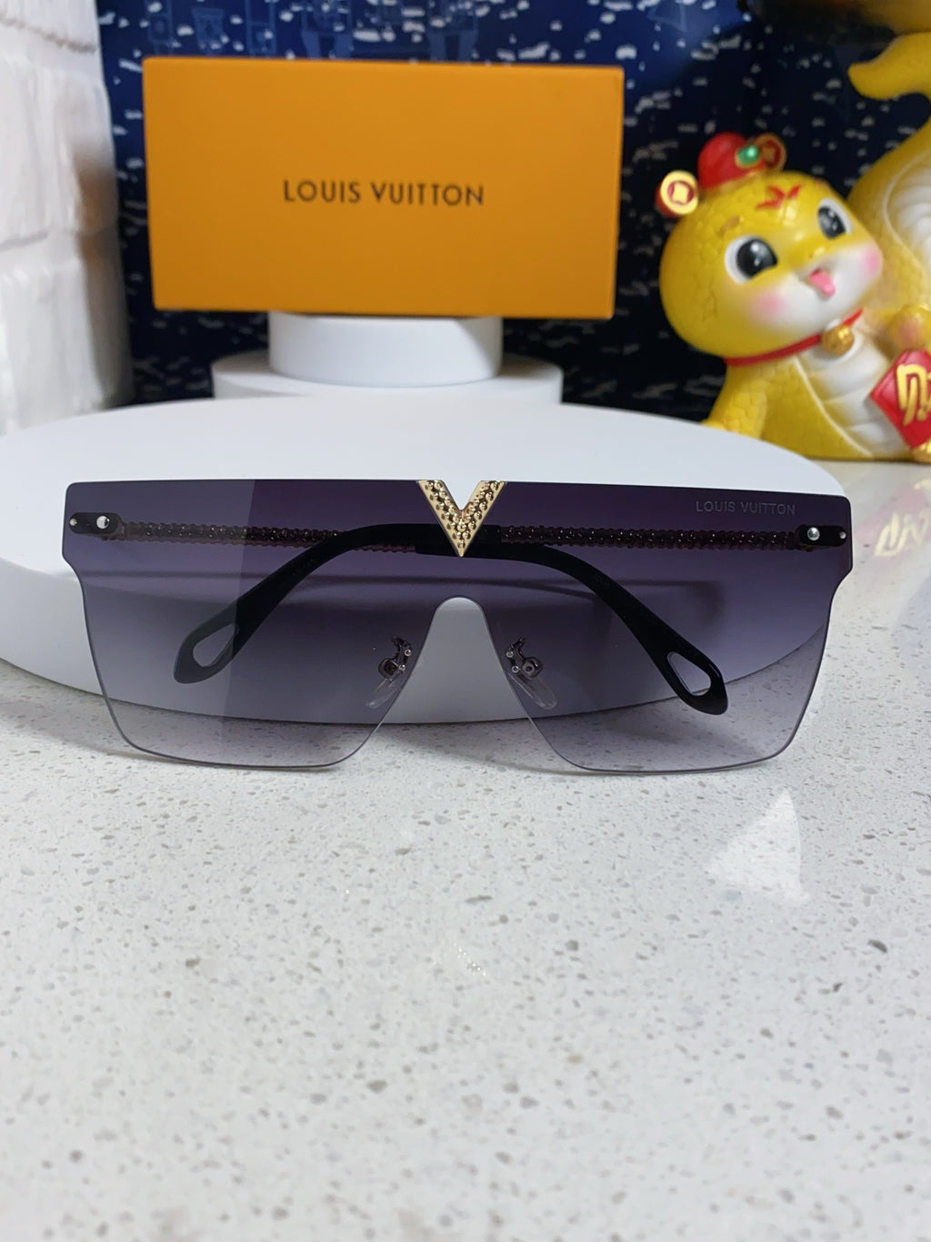 Louis Vuitton Fashion Silver Lens Sunglasses for Men & Women - 997396 - detail image 9