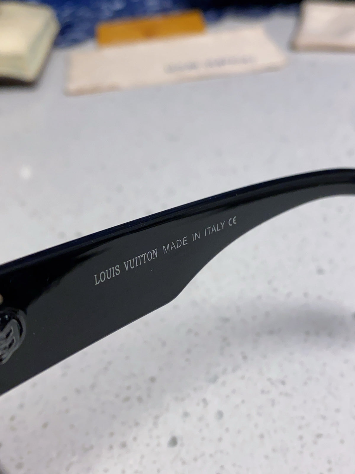 Louis Vuitton Fashion Black Lens Sunglasses for Men & Women - 464661 - detail image 8