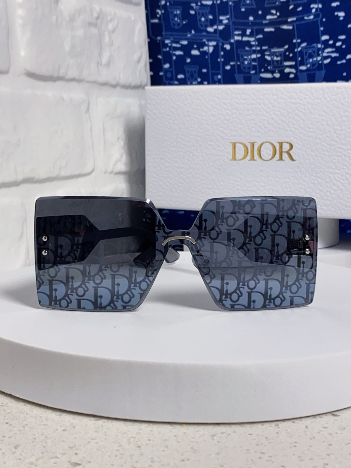 Dior Lightweight Rimless Blue Lens Sunglasses for Men - 358160