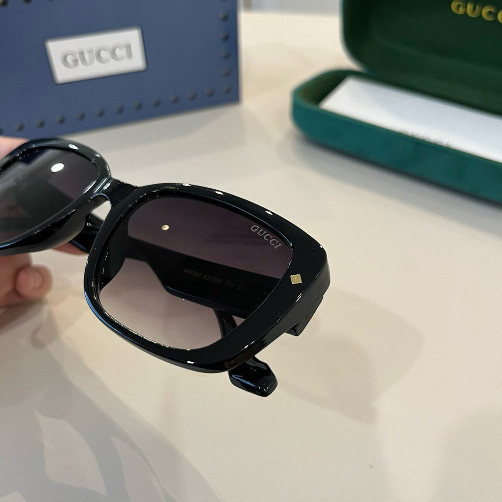 Gucci Fashion Black Lens Sunglasses for Men & Women - 382069 - detail image 6