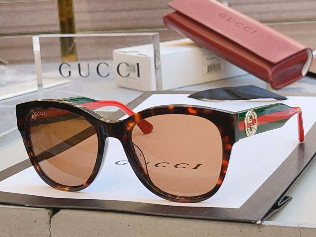 Gucci GG1866SK Fashion Gray Lens Sunglasses for Men & Women - detail image 4