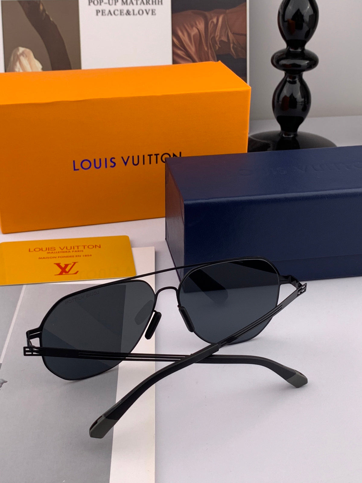 Louis Vuitton L08904 Fashion Black Lens Sunglasses for Men & Women - 866908 - detail image 4