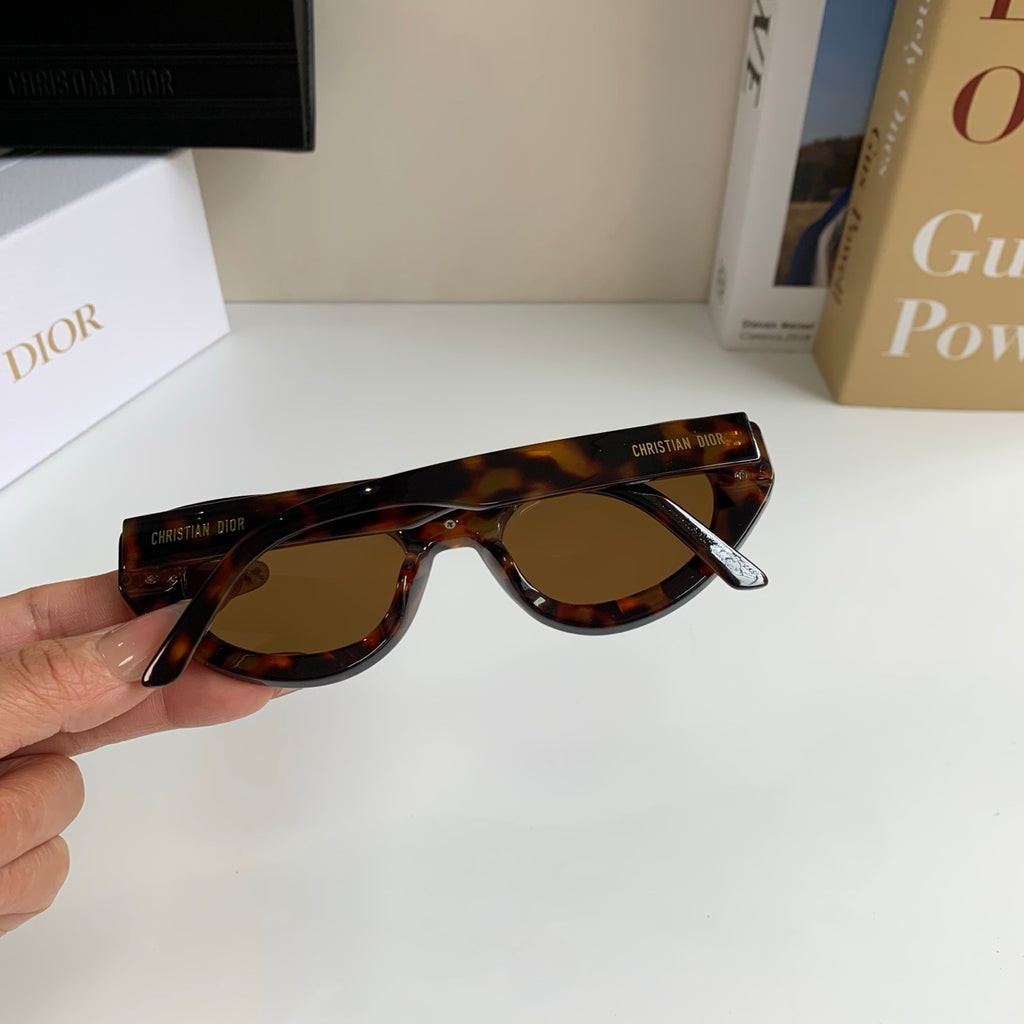 Dior Fashion Silver Lens Sunglasses for Men & Women - 415497 - detail image 9